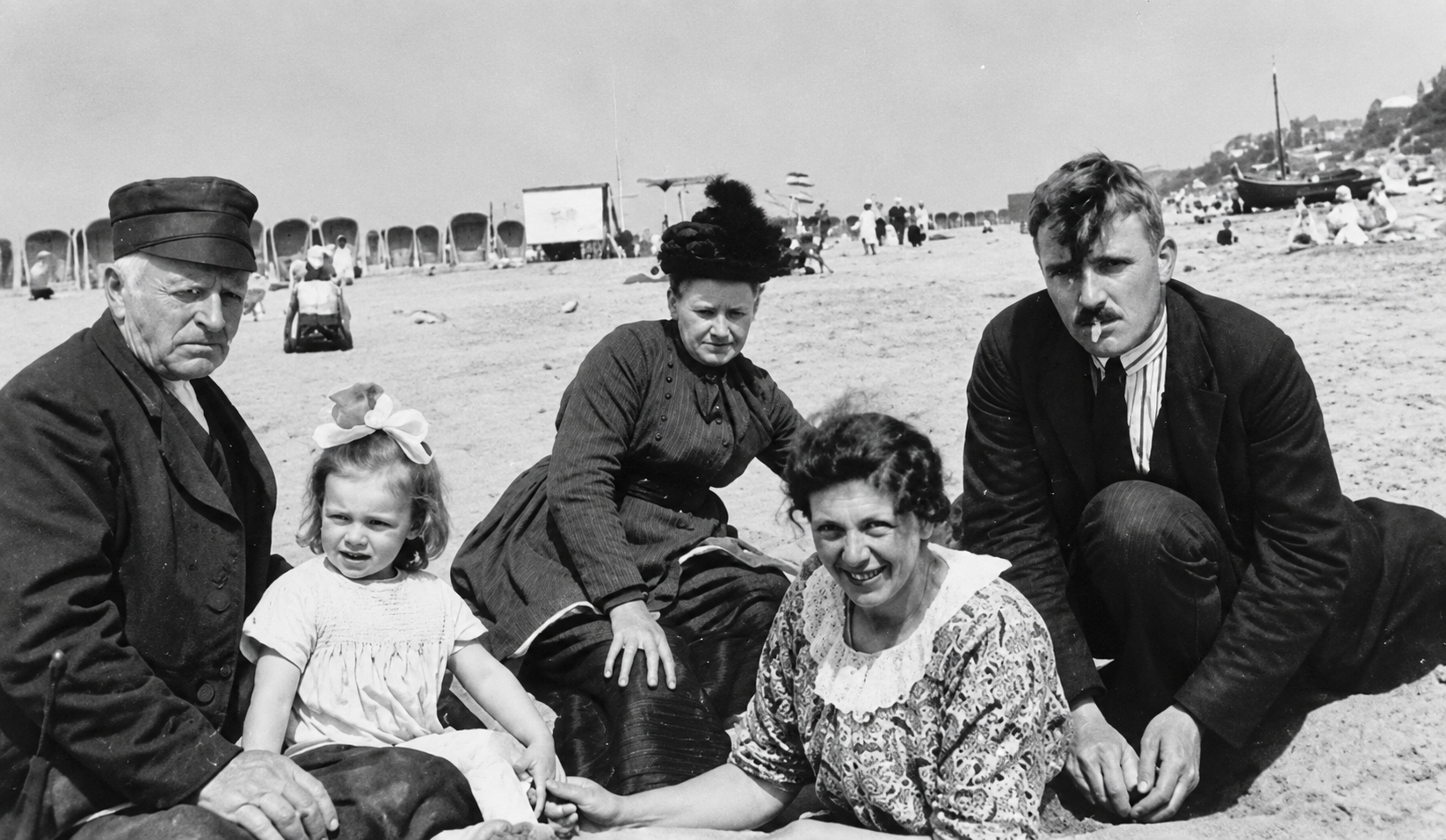 Dirk en Aafje met dochter Rie en de ouders van Aafje